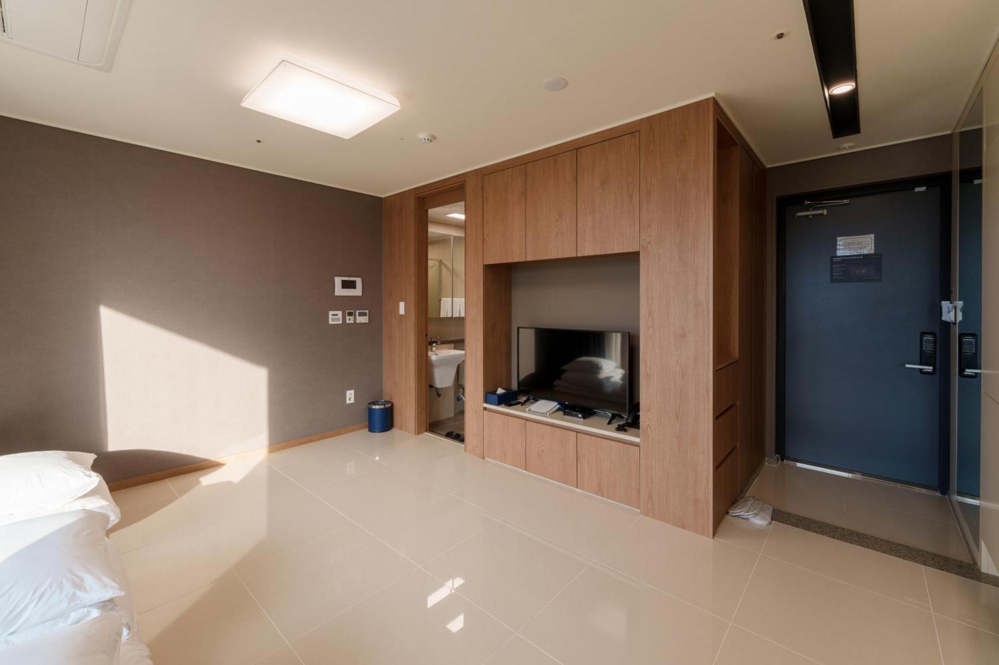 Hotel The Blue Terra Сокчхо Екстер'єр фото