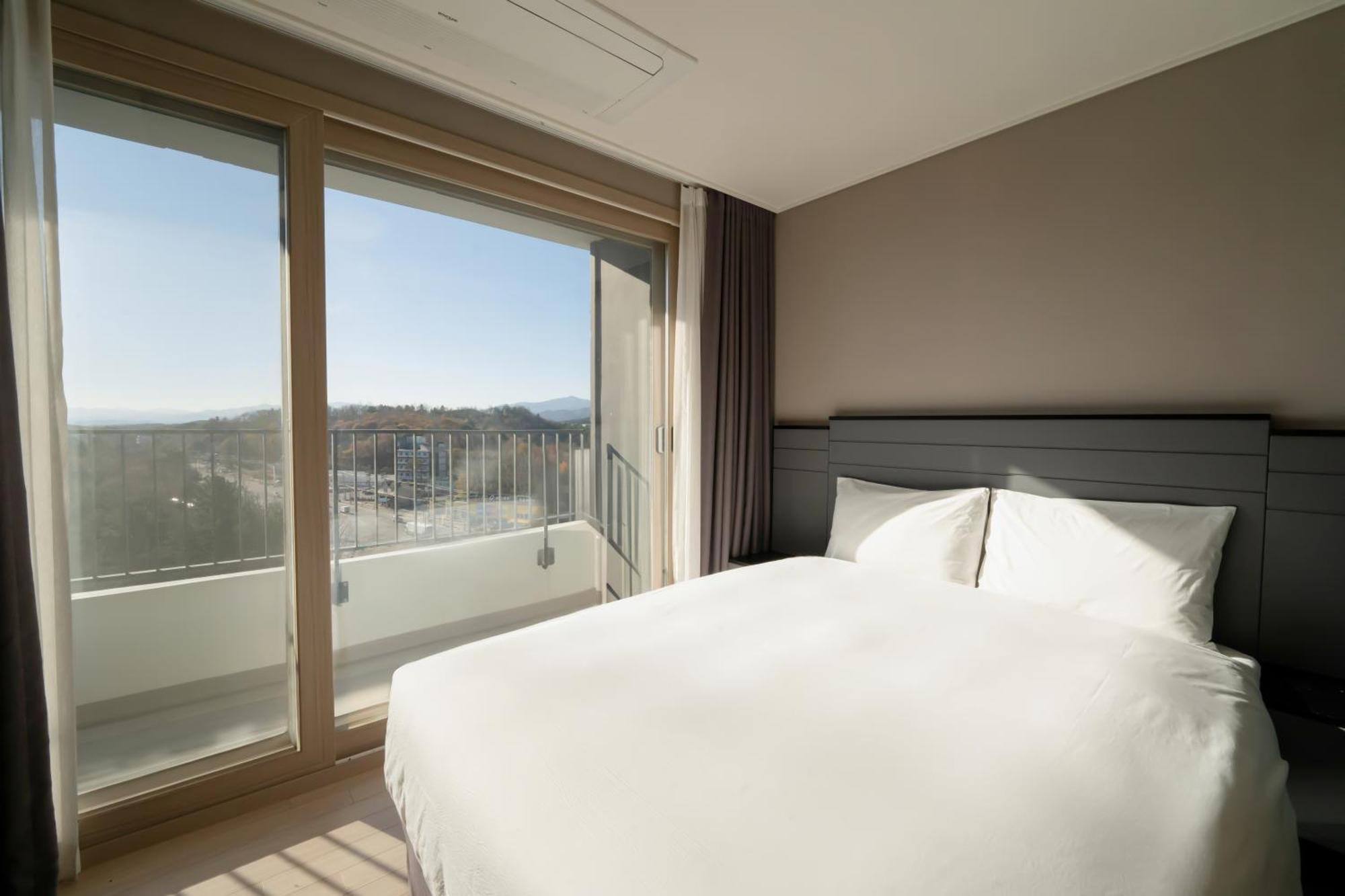 Hotel The Blue Terra Сокчхо Екстер'єр фото
