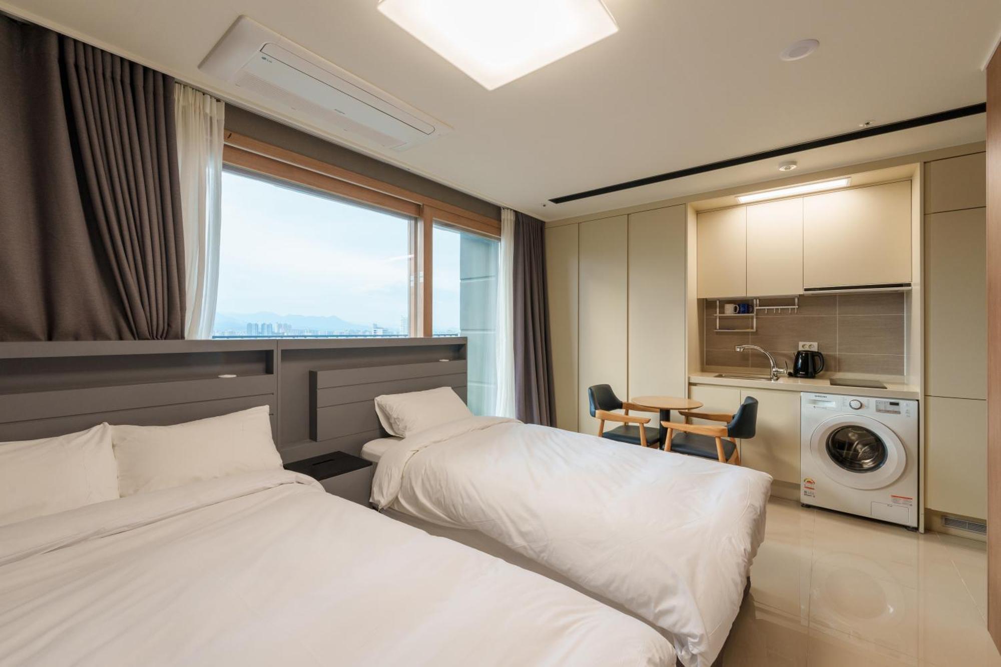 Hotel The Blue Terra Сокчхо Екстер'єр фото